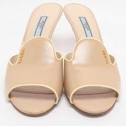 مملوكة مسبقًا صندل سلايد برادا جلد لامع سافيانو بيج مقاس 39