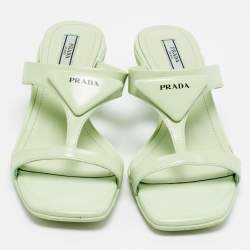 مملوكة مسبقًا Prada Size 37 Green Leather Slide Sandals