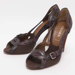 مملوكة مسبقًا حذاء كعب عالي برادا قماش كانفاس بنفسجي و جلد منقوش مقلّم بمقدمة مفتوحة مقاس 36