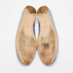 مملوكة مسبقًا حذاء باليرينا فلات برادا جلد أزرق ميتاليك بفيونكة مقاس 39.5