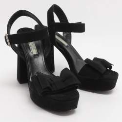 مملوكة مسبقًا Prada Bow Size 39 Black Suede Ankle Strap Platform Sandals
