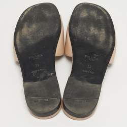 مملوكة مسبقًا Prada Size 39 Leather Logo Cut-out Flat Slide