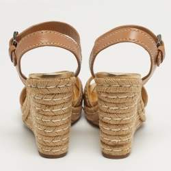 Pre Owned صندل برادا إسفين منصة جلد بني / ذهبي حزام للكاحل مقاس 39