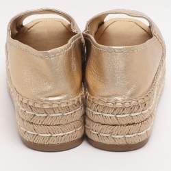 مملوكة مسبقًا Prada Size 38 Gold Leather Peep Toe Platform Espadrille Flats