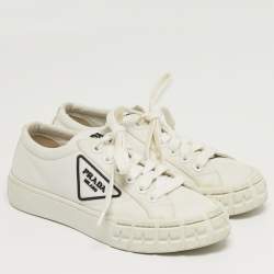 مملوكة مسبقًا حذاء رياضي برادا كاسيته قماش أبيض برباط مقاس 38