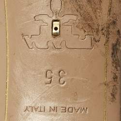 مملوكة مسبقًا صندل سلايد برادا بجلد بيج سافيانو لامع مزين بالكريستال مقاس 37