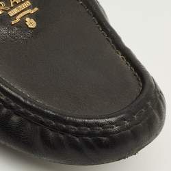 مملوكة مسبقًا Prada Size 41 Black Leather Logo Embellished Loafers