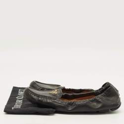 مملوكة مسبقًا Prada Size 41 Black Leather Logo Embellished Loafers