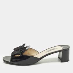 مملوكة مسبقًا Prada Bow Size 41.5 Black Patent Leather Slide Sandals
