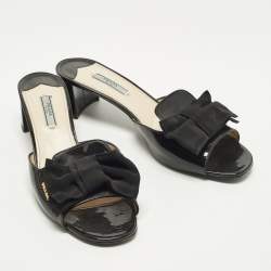 مملوكة مسبقًا Prada Bow Size 41.5 Black Patent Leather Slide Sandals