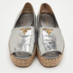 Pre Owned صندل إسبرادريل منصة برادا جلد منقوش بطبعة جلد الثعبان فضي معدني مقاس 41