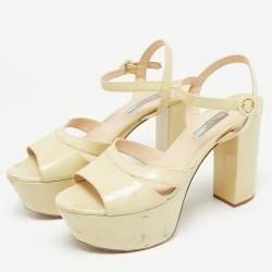 مملوكة مسبقًا Prada Size 40 Cream Patent Leather Platform Block Heel Ankle Strap Sandals
