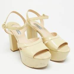 مملوكة مسبقًا Prada Size 40 Cream Patent Leather Platform Block Heel Ankle Strap Sandals