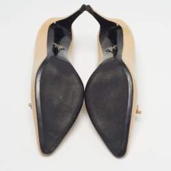 مملوكة مسبقًا Prada Size 39.5 Beige Patent Leather Pointed Toe  Pumps