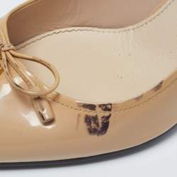 مملوكة مسبقًا Prada Size 39.5 Beige Patent Leather Pointed Toe  Pumps