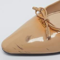 مملوكة مسبقًا Prada Size 39.5 Beige Patent Leather Pointed Toe  Pumps