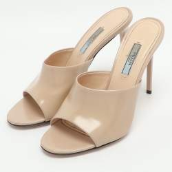 Pre Owned Prada Size 38 Beige Patent Leather Slide Sandals