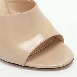 Pre Owned Prada Size 38 Beige Patent Leather Slide Sandals