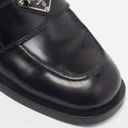 مملوكة مسبقًا حذاء لوفرز سليب أون ببرادا مثلث شعار جلد لامع أسود مقاس 37