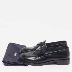 مملوكة مسبقًا حذاء لوفرز سليب أون ببرادا مثلث شعار جلد لامع أسود مقاس 37