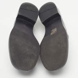 مملوكة مسبقًا حذاء لوفرز سليب أون ببرادا مثلث شعار جلد لامع أسود مقاس 37