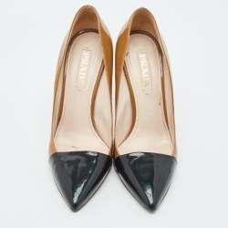 مملوكة مسبقًا Prada Size 39 Brown/Black Patent Leather Pointed Toe Pumps
