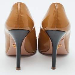 مملوكة مسبقًا Prada Size 39 Brown/Black Patent Leather Pointed Toe Pumps