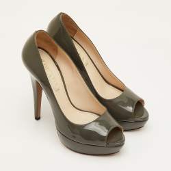 مملوكة مسبقًا Prada Size 36 Olive Green Patent Leather Peep Toe Platform Pumps