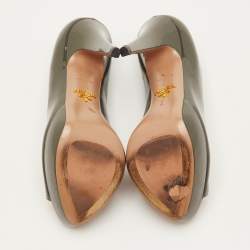 مملوكة مسبقًا Prada Size 36 Olive Green Patent Leather Peep Toe Platform Pumps