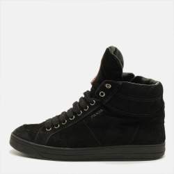 مملوكة مسبقًا Prada Size 39 Black Suede High Top Sneakers