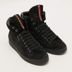 مملوكة مسبقًا Prada Size 39 Black Suede High Top Sneakers