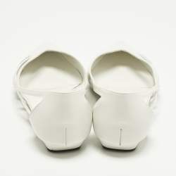 Pre Owned حذاء باليرينا فلات برادا جلد أبيض بتصميم مفرغ مقدمة مدببة مقاس 40