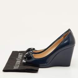 Pre Owned حذاء كعب عالي برادا مقدمة مفتوحة جلد لامع أزرق كحلي مع فيونكة مقاس 38