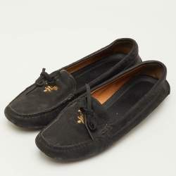 مملوكة مسبقًا Prada Bow Size 37 Black Leather Slip On Loafers