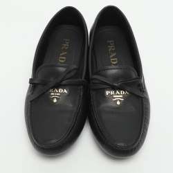 Pre Owned حذاء لوفرز برادا جلد أسود مزين فيونكة مقاس 36