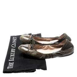 Pre Owned  Prada Green Leather Fringe Bow Logo Scrunch Ballet Flats Size 37.5