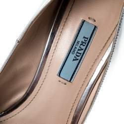 Pre Owned Prada Metallic Silver Leather Pumps Size 38.5