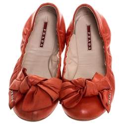 Pre Owned Prada Red Leather Bow Logo Scrunch Ballet Flats Size 40.5