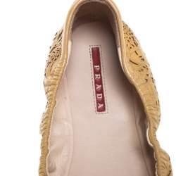 Pre Owned Prada Beige Laser Cut Patent Leather Bow Detail Scrunch Ballet Flats Size 38.5