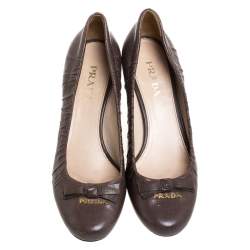 Pre Owned Prada Brown Leather Scrunch Bow Round Toe Pumps Size 37