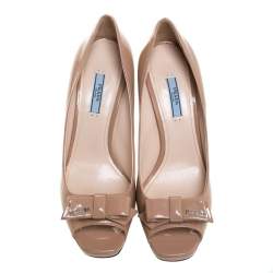Pre Owned Prada Nude Beige Patent Leather Bow Peep Toe Wedge Pumps Size 40