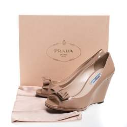 Pre Owned Prada Nude Beige Patent Leather Bow Peep Toe Wedge Pumps Size 40