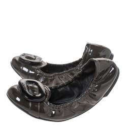 Pre Owned Prada Olive Green Patent Leather Buckle Scrunch Ballet Flats Size 38.5 