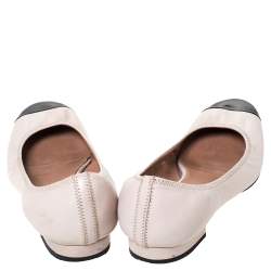 Pre Owned Prada Beige/Black Leather And Patent Leather Cap Toe Ballet Flats Size 36.5