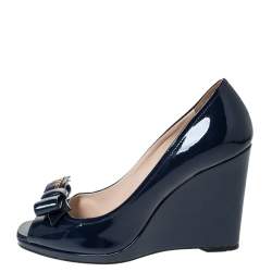 Pre Owned Prada Blue Patent Leather Wedge Bow Peep Toe Pump Size 37.5
