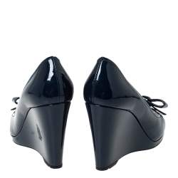 Pre Owned Prada Blue Patent Leather Wedge Bow Peep Toe Pump Size 37.5