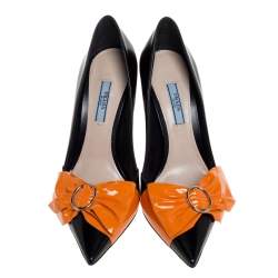 Pre Owned Prada Black Leather and Orange Patent Bow Detail Pointed Toe Pumps Size 38.5