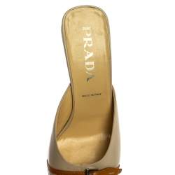 Pre Owned Prada Two Tone Leather Buckle Embellished Mule Sandals Size 38.5