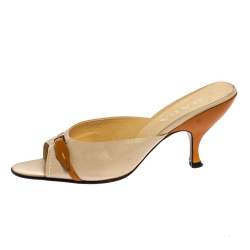 Pre Owned Prada Two Tone Leather Buckle Embellished Mule Sandals Size 38.5
