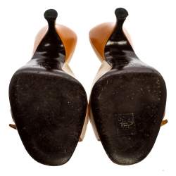 Pre Owned Prada Two Tone Leather Buckle Embellished Mule Sandals Size 38.5